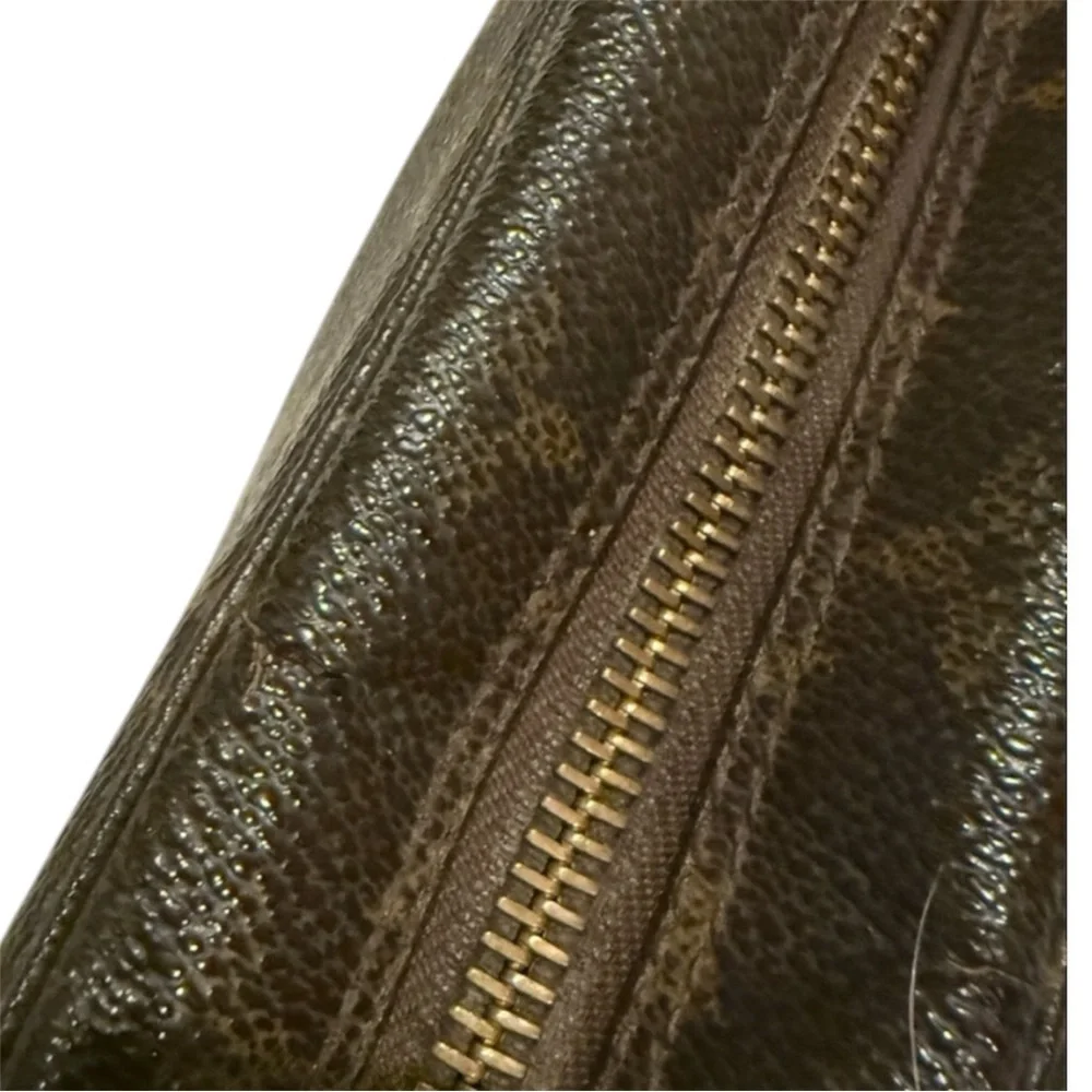 Louis Vuitton Toilette Pouch - Picture 7 of 7